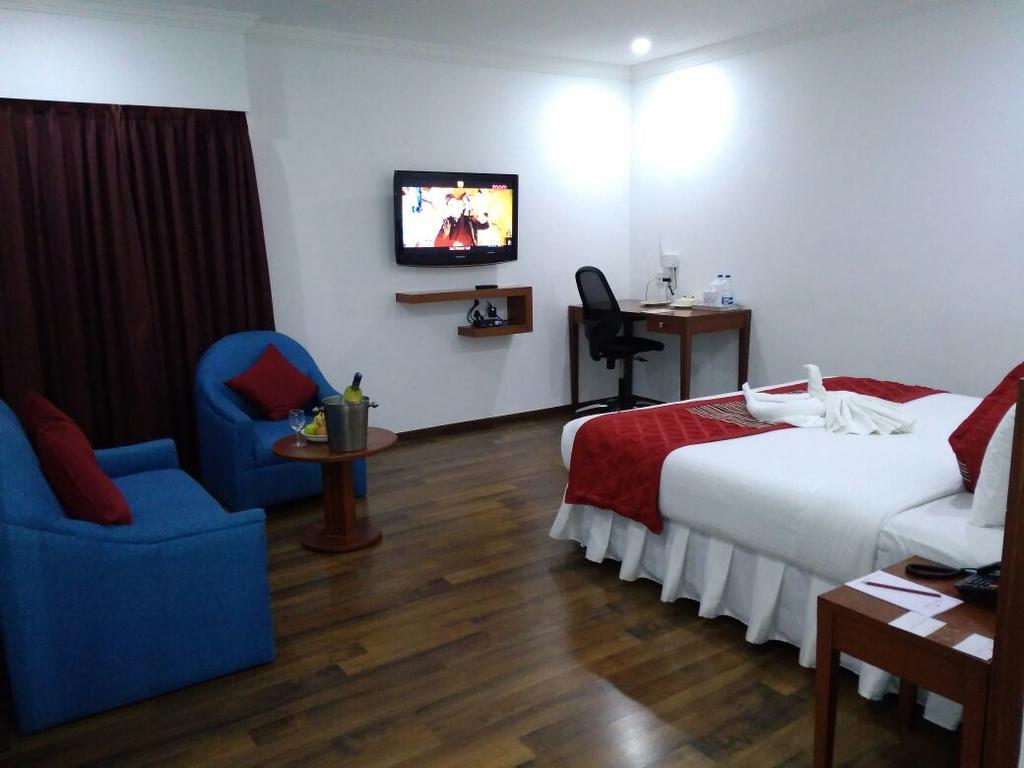 เดอะ รอยัล คอมฟอร์ต Hotel บังกาลอร์ ภายนอก รูปภาพ