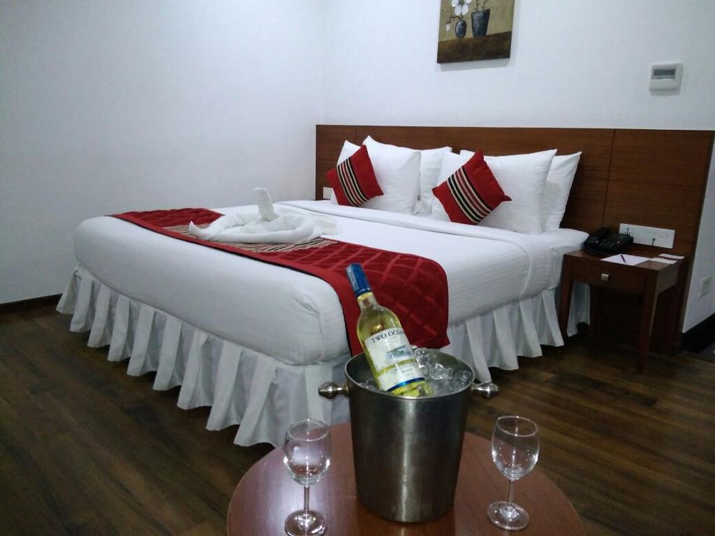 เดอะ รอยัล คอมฟอร์ต Hotel บังกาลอร์ ภายนอก รูปภาพ